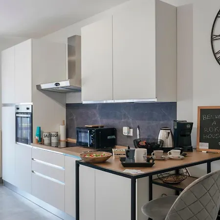 Roka House Apartman