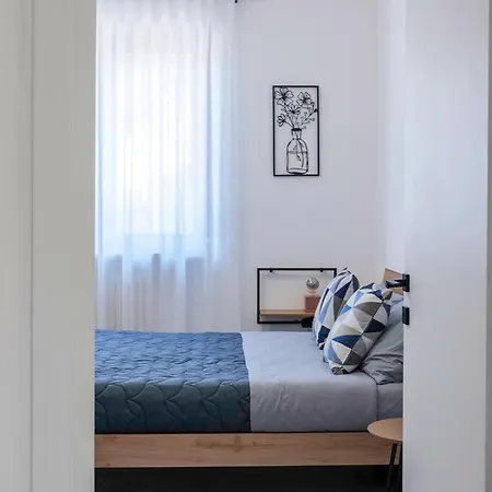 Roka House Apartman *